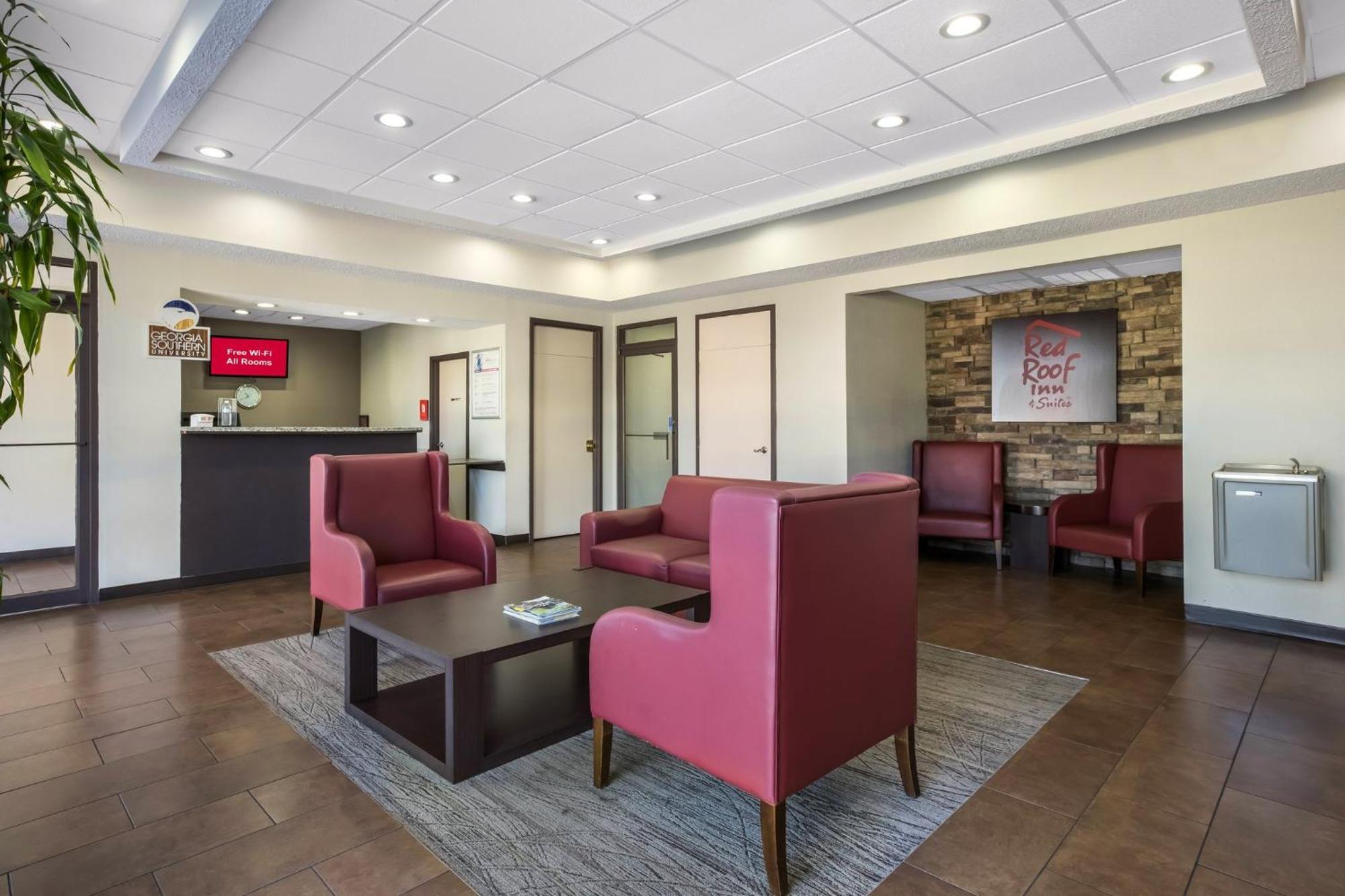 Red Roof Inn & Suites Statesboro - University מראה חיצוני תמונה