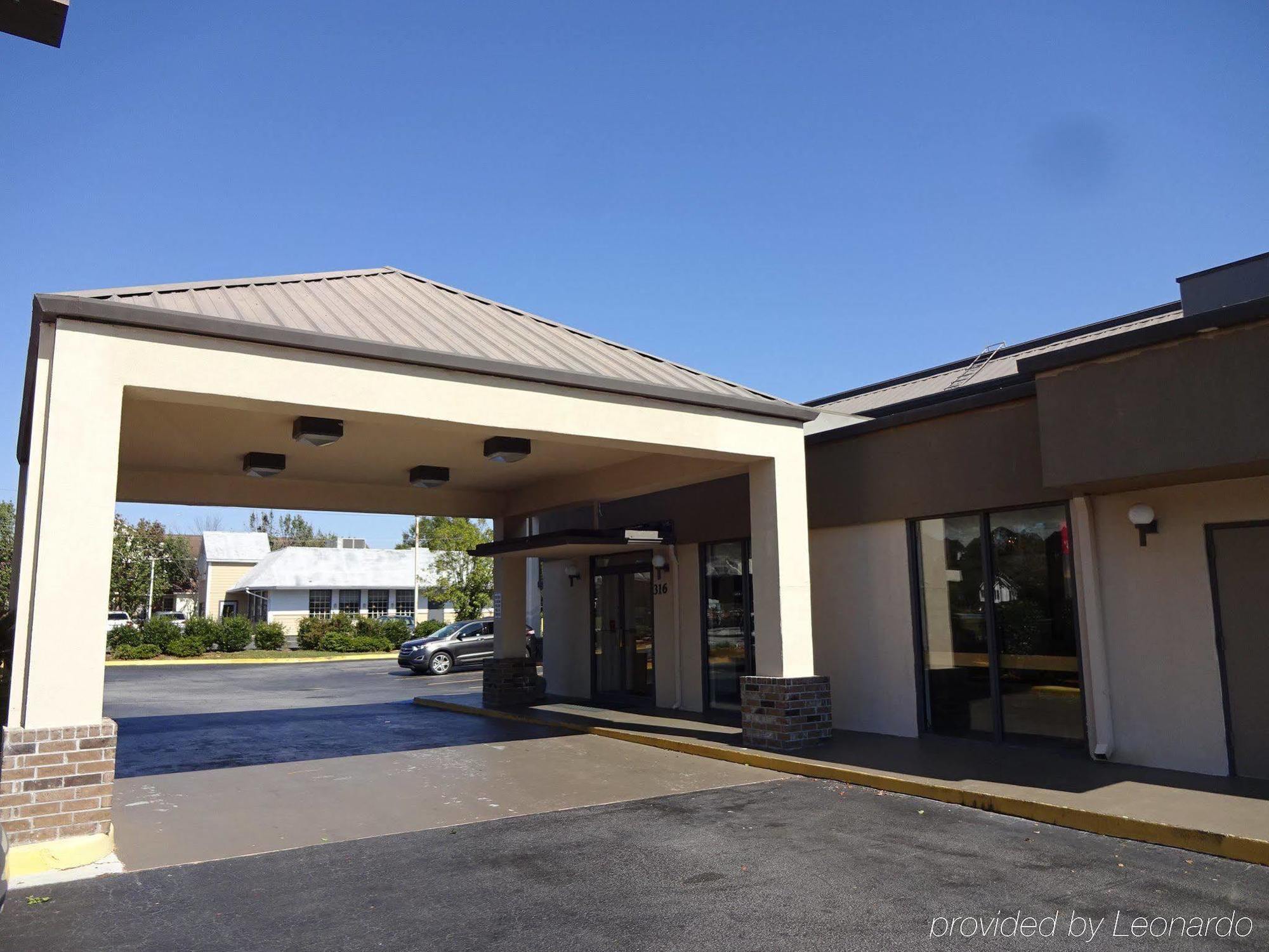 Red Roof Inn & Suites Statesboro - University מראה חיצוני תמונה